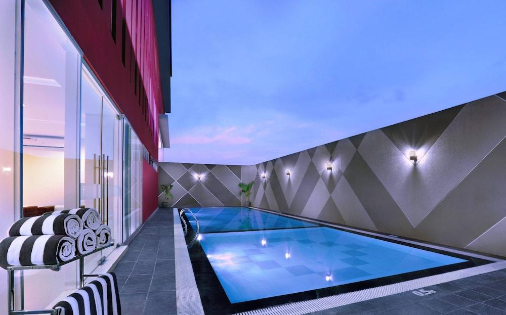 Favehotel Rungkut Surabaya Exterior foto