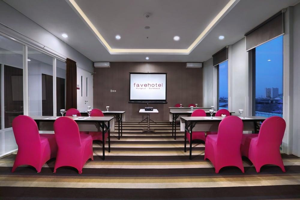 Favehotel Rungkut Surabaya Exterior foto